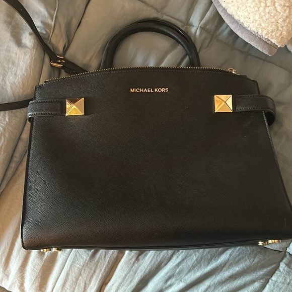 Michael Kors Handbags - Black Michael kors purse